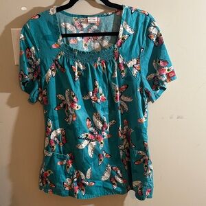 Dickies Green and Blue Smocked Flutter Sleeve scrub top size XL